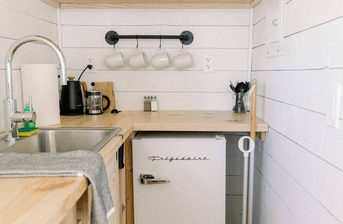Fredericktown Cabin | The Firehouse Loft - Sleeps 4
