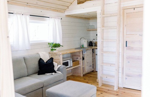 Fredericktown Cabin | The Firehouse Loft - Sleeps 4