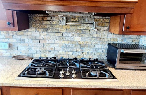 Bridgeport House | The Fireside Lakehouse