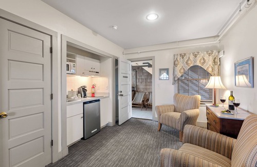 Nags Head Bed & Breakfast | The First Colony Inn