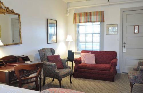 Nags Head Bed & Breakfast | The First Colony Inn