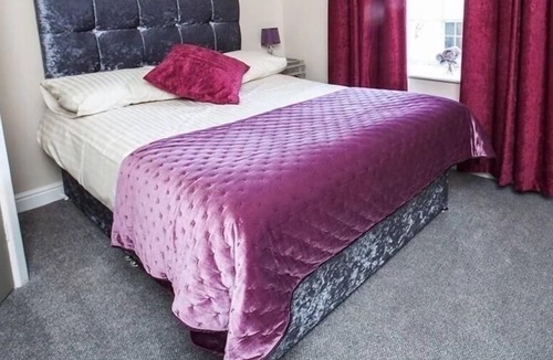 Chepstow House | The First Hurdle Guest House