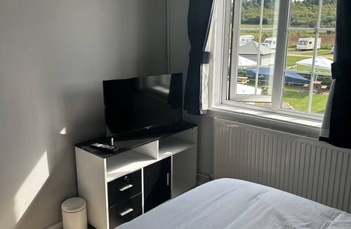 Harvington Bed & Breakfast | The Fish and Anchor Inn