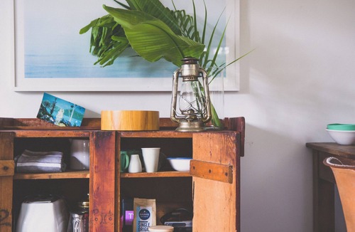 Avalon Beach Apartment | The Fish Shack - Private Path to Beach