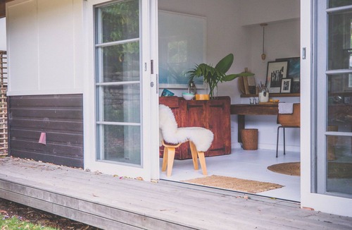 Avalon Beach Apartment | The Fish Shack - Private Path to Beach