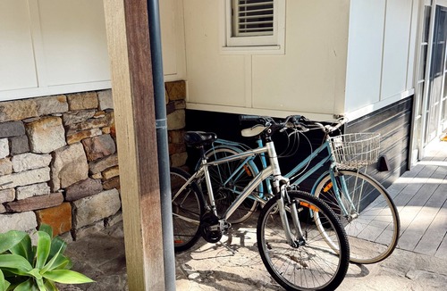 Avalon Beach Apartment | The Fish Shack - Private Path to Beach