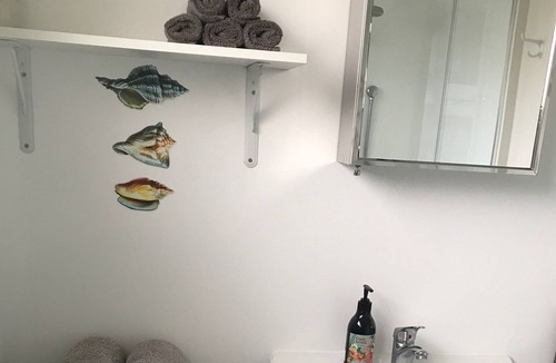 Rangiputa Cabin | The Fish Shed Beach Cabin