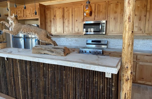 Denison House | The Fishing Lodge of Texoma - fun, comfortable group getaway
