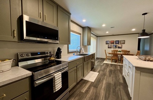 Negreet House | The Five A at Slaughter Creek w/Community Launch and commercial ice machine