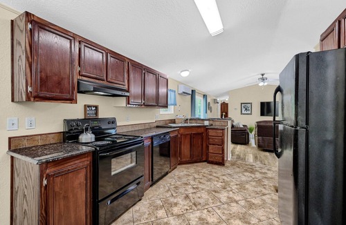 Westminster House | The Five Acre Woods - Charming 3-bedroom house in Whitewright with WiFi and AC