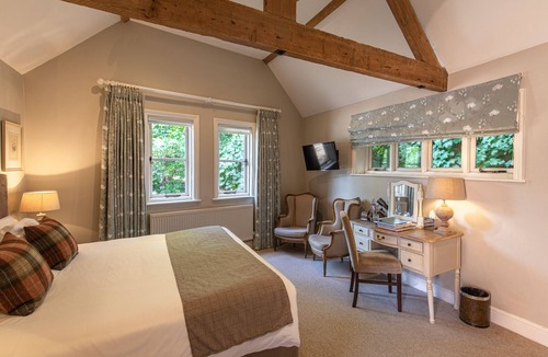 Waddesdon Hotel | The Five Arrows Hotel