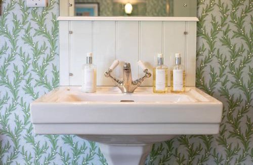 Waddesdon Hotel | The Five Arrows Hotel