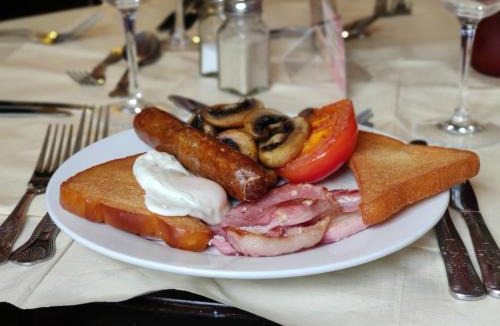 Ham Hotel | The Five Bells, Eastry