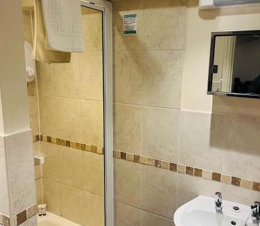 Claypole House | The Five Bells Inn Accommodation