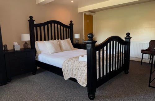 Claypole House | The Five Bells Inn Accommodation