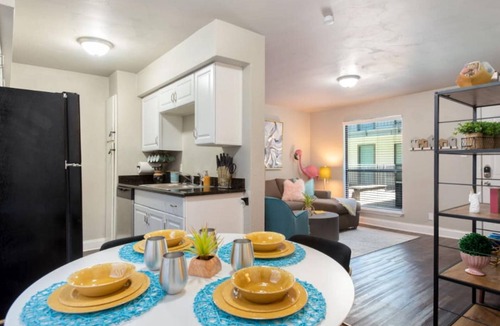 Austin Apartment | The Flamingo 102 l No Service Fees Pool 65 TV