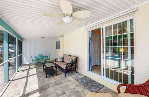 Laurel House | The Flamingo