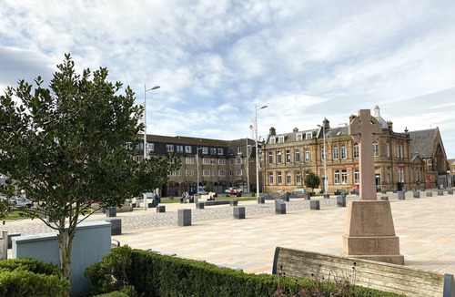 Helensburgh Apartment | The Flat in the Square