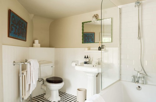 Cranborne Hotel | The Fleur de Lys