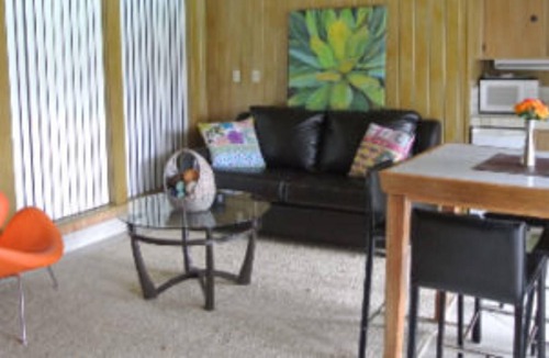 Uvalde Bed & Breakfast | The Flight Deck Room