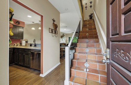 New Braunfels Condo | The Float Inn. Beautiful Condo Overlooking the Comal, Across from Schlitterbahn