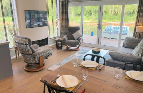 Upton upon Severn Apartment | The Floating Home at Upton