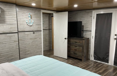 Big Creek House | The Floating Log - Log Cabin inspired Floating Home
