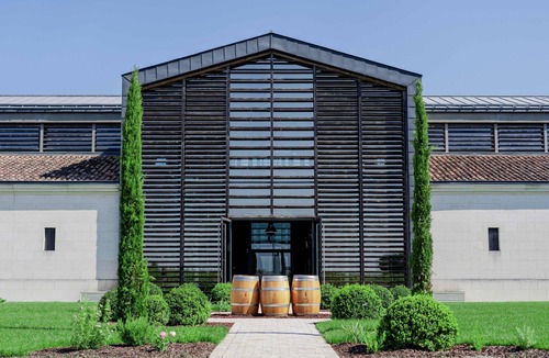 Neac House | The Flower House