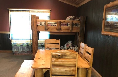 Marshland Cabin | The Flyway Lodge on the Mississippi - Fountain City, WI