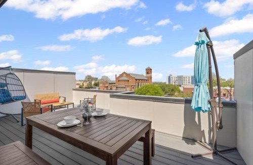 Fort Worth House | The Folium 3BD In the Heart of Magnolia
