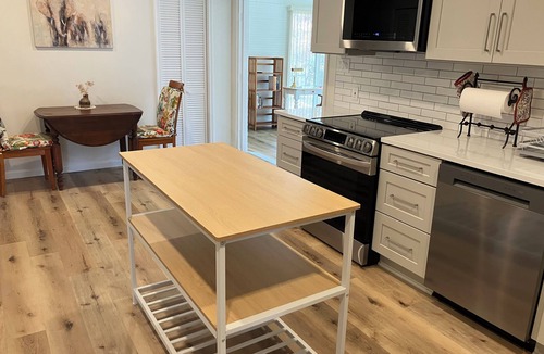 Toccoa House | The Foothills Getaway - dog-friendly, fast internet, ample free parking