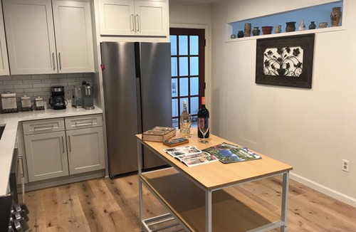 Toccoa House | The Foothills Getaway - dog-friendly, fast internet, ample free parking