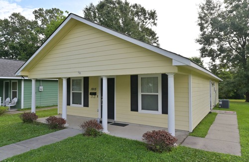 Shreveport House | The Ford Manor- Perfect for Extended Stays