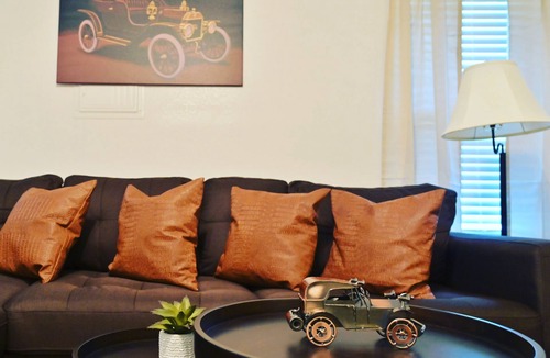 Shreveport House | The Ford Manor- Perfect for Extended Stays