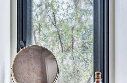 Lynn Apartment | The Forest Door - Studio Suite in Stone Cottage