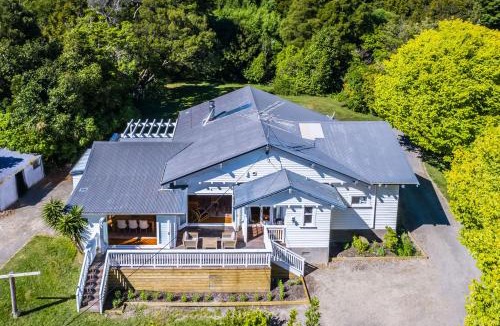 Pirinoa House | The Forest House