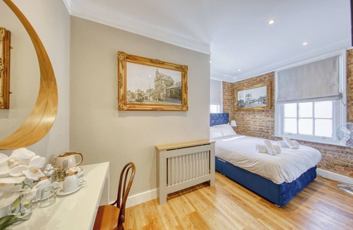 Hampton Wick Hotel | The Foresters Arms