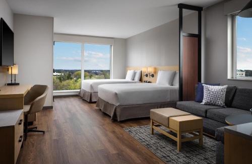 Lake Forest Hotel | The Forester Hotel, part of Unscripted by Hyatt