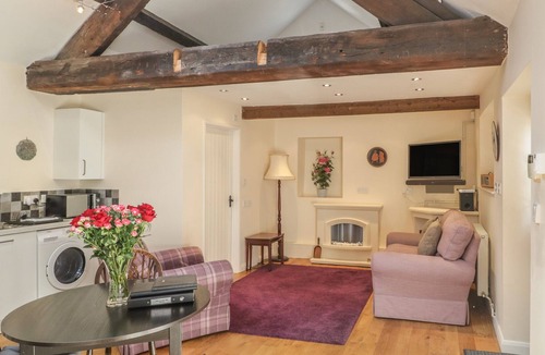 Marksbury Cottage | THE FORGE, romantic in Farmborough