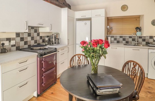 Marksbury Cottage | THE FORGE, romantic in Farmborough