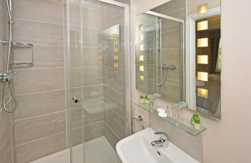 Leek House | The Fountain Inn