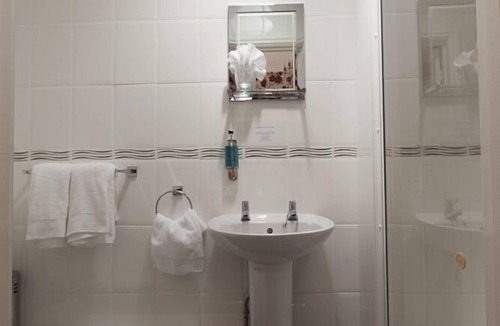 Pontardulais House | The Fountain Inn