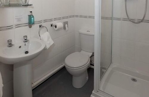 Pontardulais House | The Fountain Inn