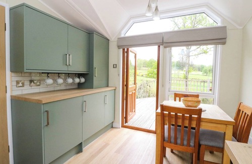 Fort William Cottage | THE FOUR OAKS CHALET, family friendly, with a garden in Blaich