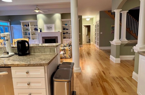 Tweed Cottage | The Four Seasons is a spacious retreat to gather with family and friends.