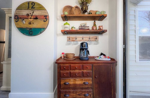 Ponca City House | The Fox Den, Pet Friendly, Broadband WiFi, Great Location