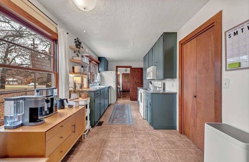 Siloam Springs House | The Fox Den Summary: