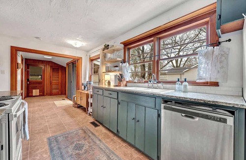 Siloam Springs House | The Fox Den Summary: