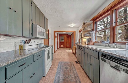 Siloam Springs House | The Fox Den Summary: