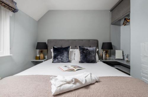 Hurley House | The Fox House